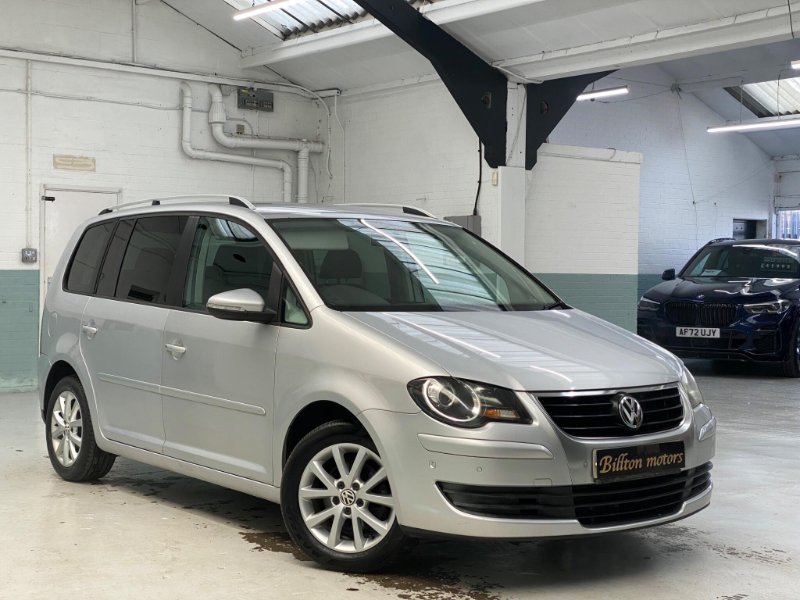 2009 VOLKSWAGEN TOURAN 2.0 TDI MATCH DSG 5DR 7 SEATS 4,495 MONTHLY FROM 105.23 40... photo
